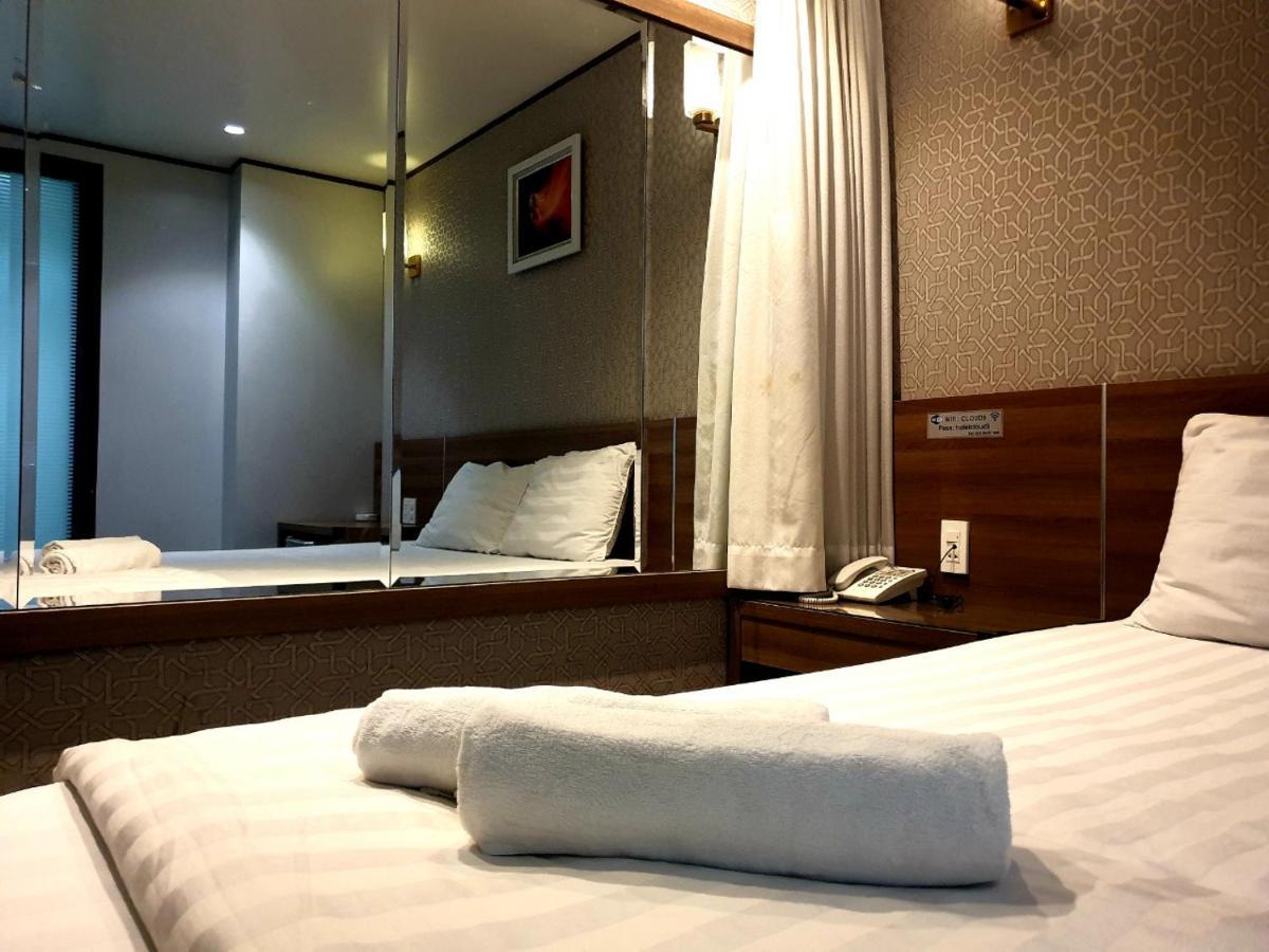 Reddoorz Premium Cloud 9 An Nhon Hotel Хошимин Экстерьер фото