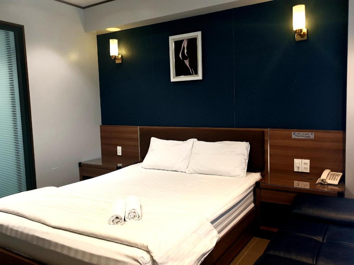Reddoorz Premium Cloud 9 An Nhon Hotel Хошимин Экстерьер фото